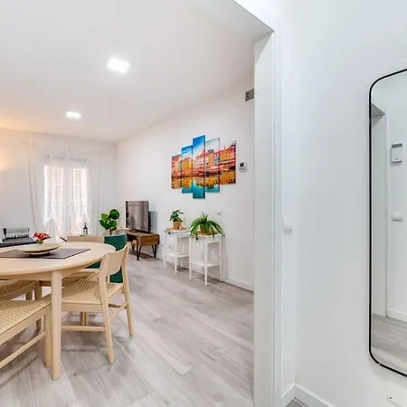 Lejlighed Chic In Heart Of Town